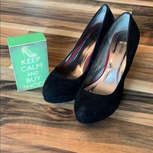 Maurices black pumps